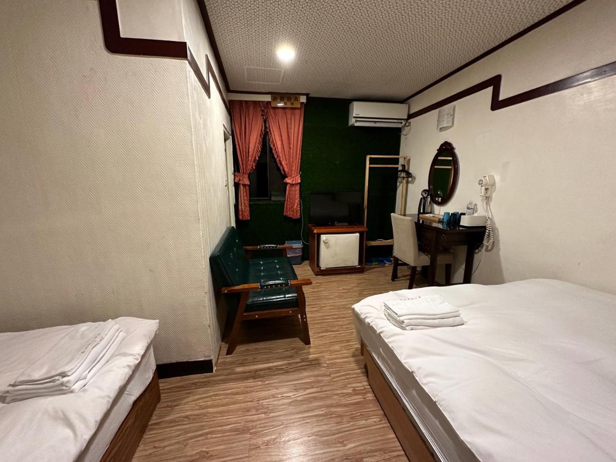 Ming Ren Hotspring Hotel Цзяоси Экстерьер фото